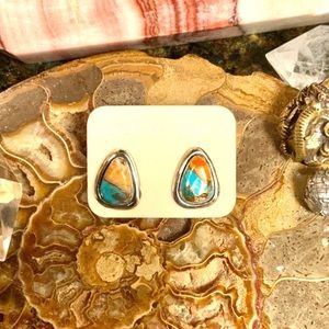 🌹NWT Sterling silver spiny oyster/turquoise posts